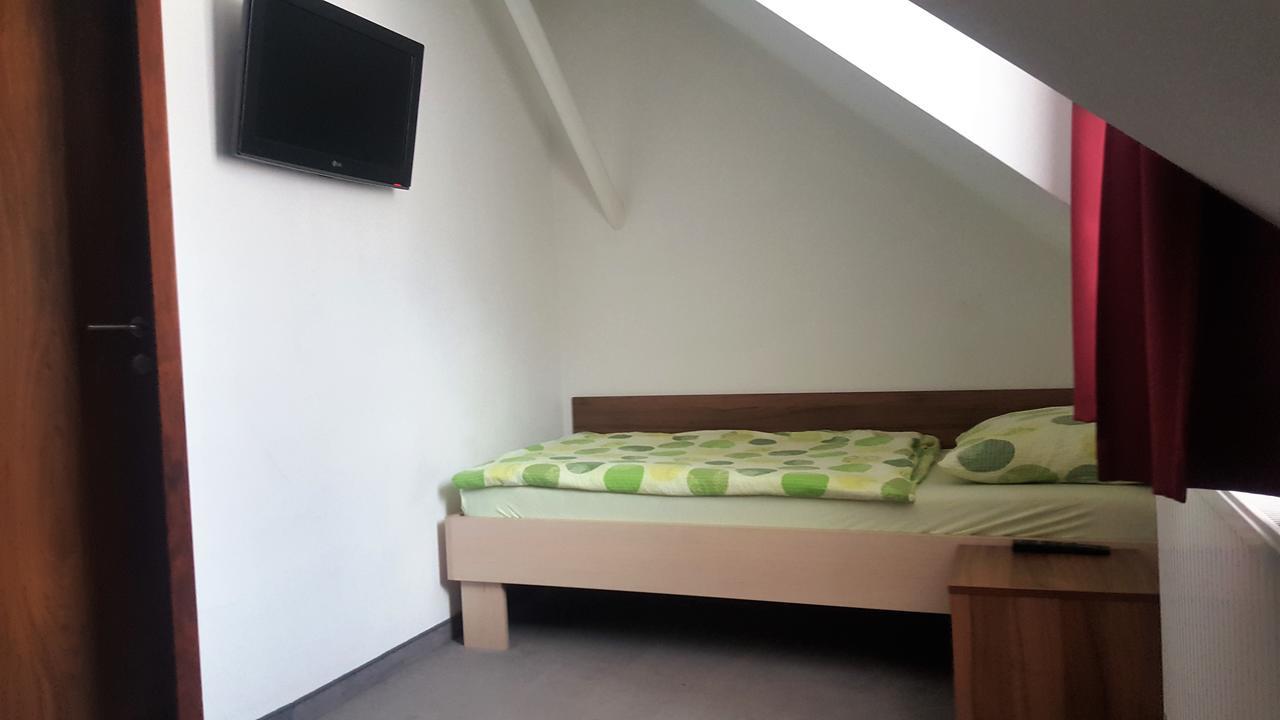 Hotel & Hostel Marenberg Radlje Radlje ob Dravi Екстер'єр фото